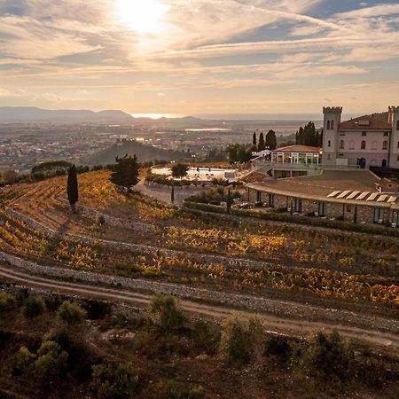 Castello Bonaria Wine & Spa Resort 캄필리아 마리티마 외부 사진