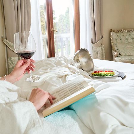Castello Bonaria Wine & Spa Resort 캄필리아 마리티마 외부 사진