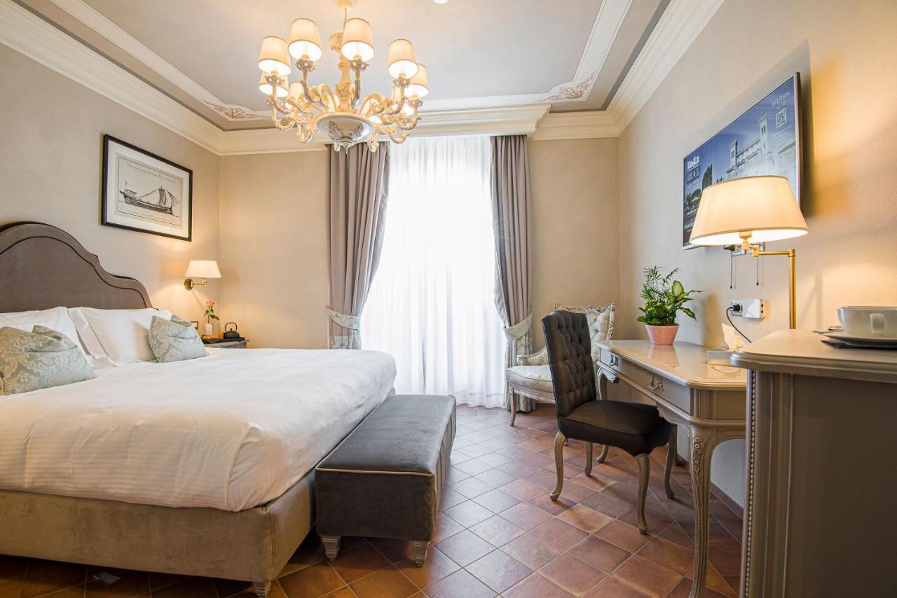 Castello Bonaria Wine & Spa Resort 캄필리아 마리티마 외부 사진