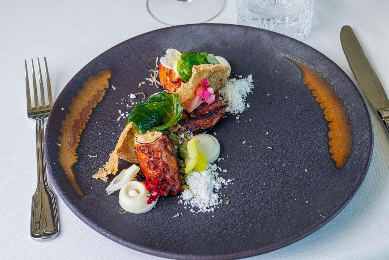 Castello Bonaria Wine & Spa Resort 캄필리아 마리티마 외부 사진