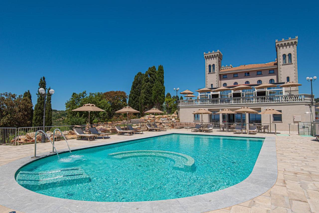 Castello Bonaria Wine & Spa Resort 캄필리아 마리티마 외부 사진
