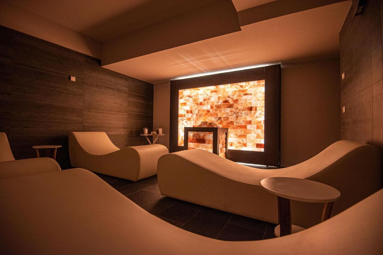 Castello Bonaria Wine & Spa Resort 캄필리아 마리티마 외부 사진