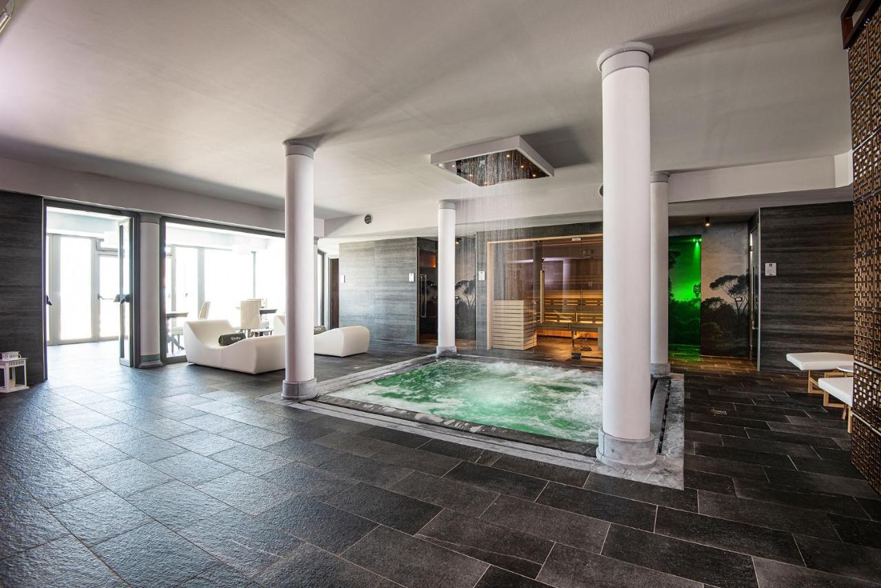 Castello Bonaria Wine & Spa Resort 캄필리아 마리티마 외부 사진