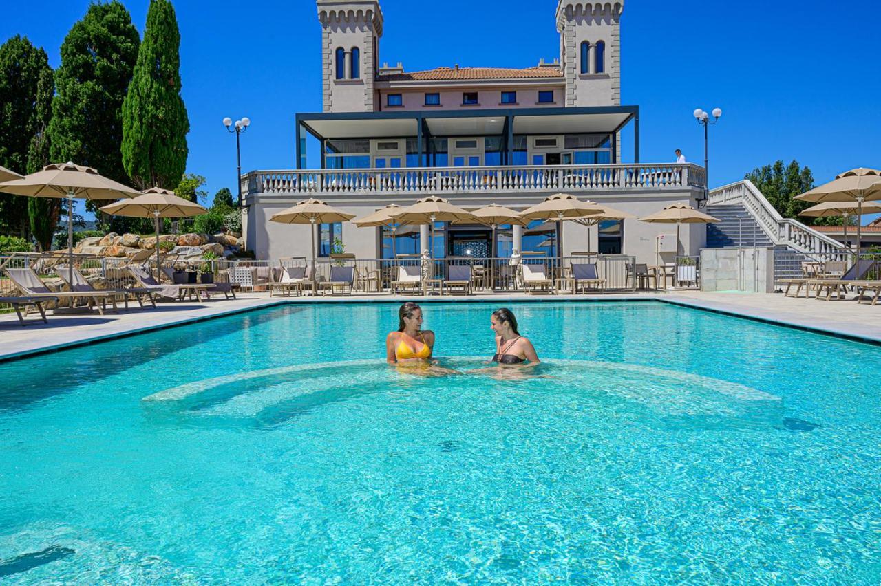 Castello Bonaria Wine & Spa Resort 캄필리아 마리티마 외부 사진
