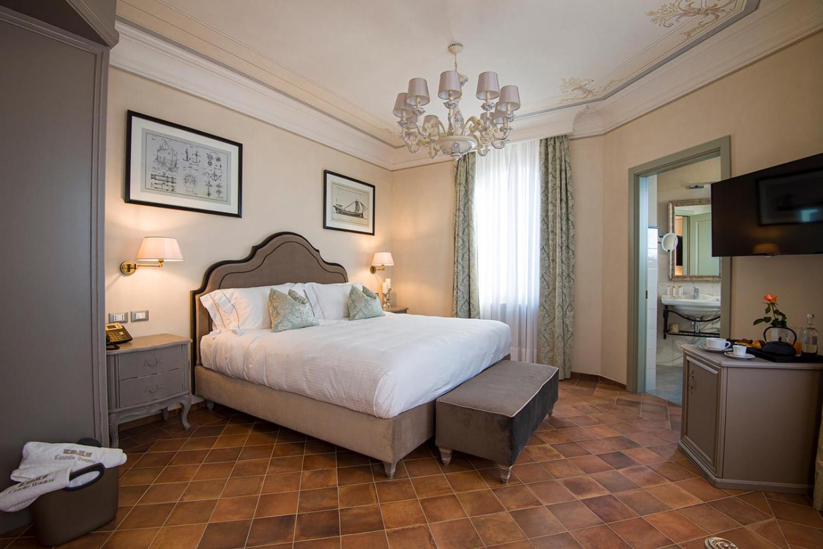 Castello Bonaria Wine & Spa Resort 캄필리아 마리티마 외부 사진