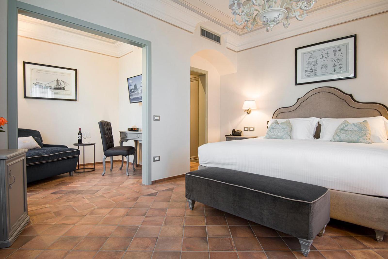 Castello Bonaria Wine & Spa Resort 캄필리아 마리티마 외부 사진